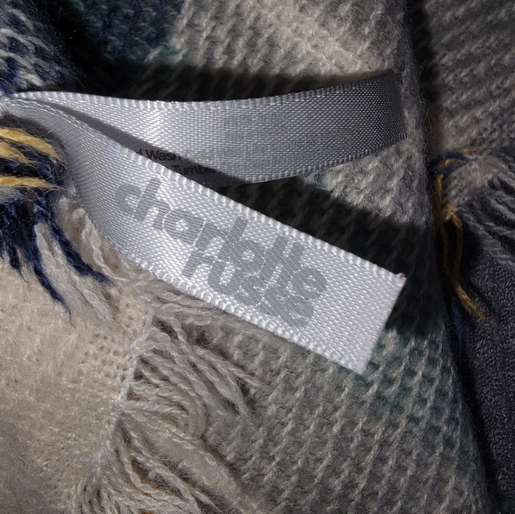 Scarf - Picture 2 of 3